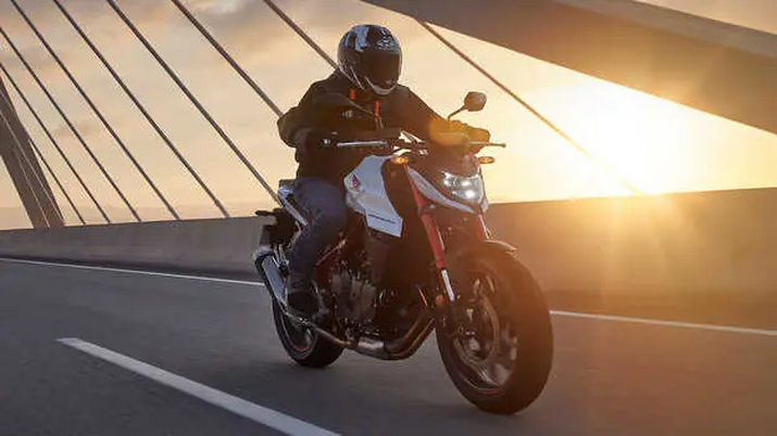 CB750 HORNET