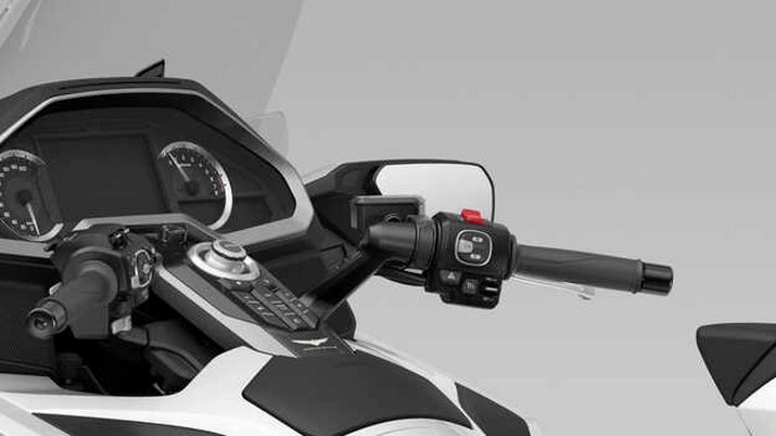 GL1800 GOLD WING TOUR