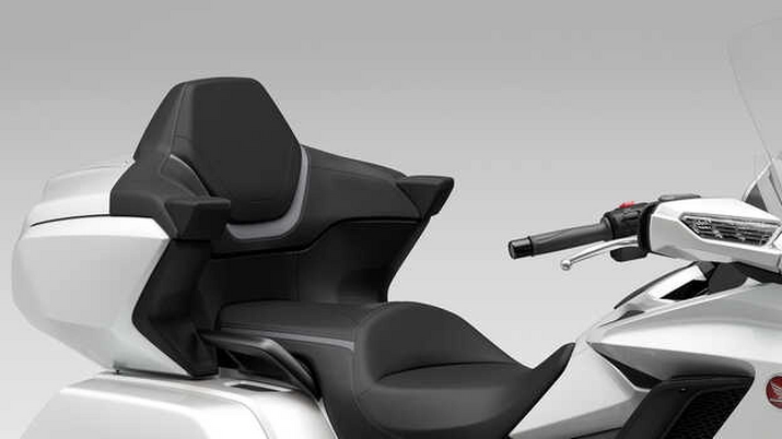 GL1800 GOLD WING TOUR