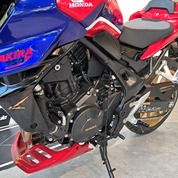HORNET750 - GARAGE DREAMS