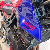 HORNET750 - GARAGE DREAMS